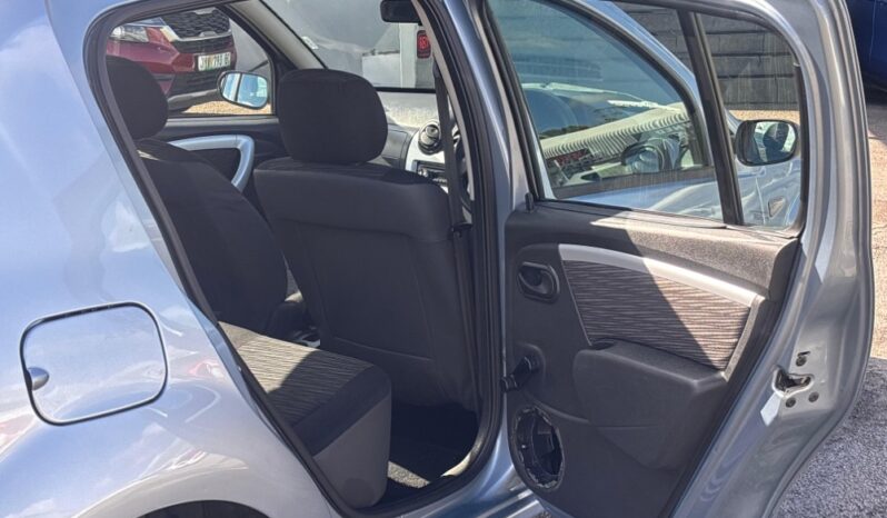 2010 Renault Sandero 1.6 Expression (Petrol,Manual) full
